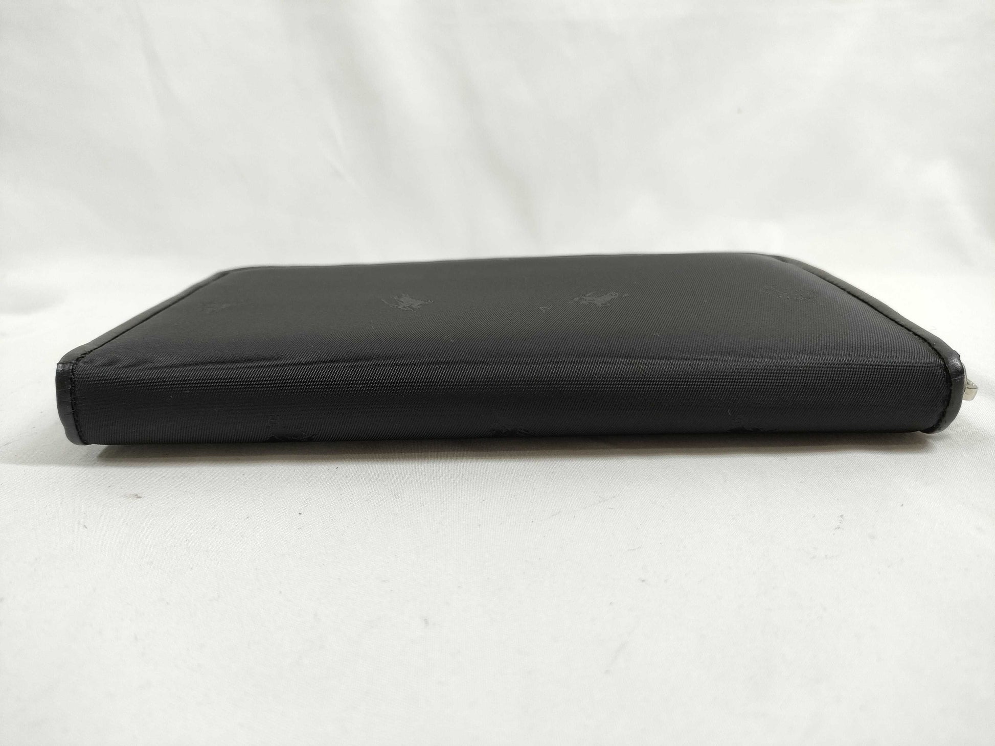 BURBERRY Round Long Wallet