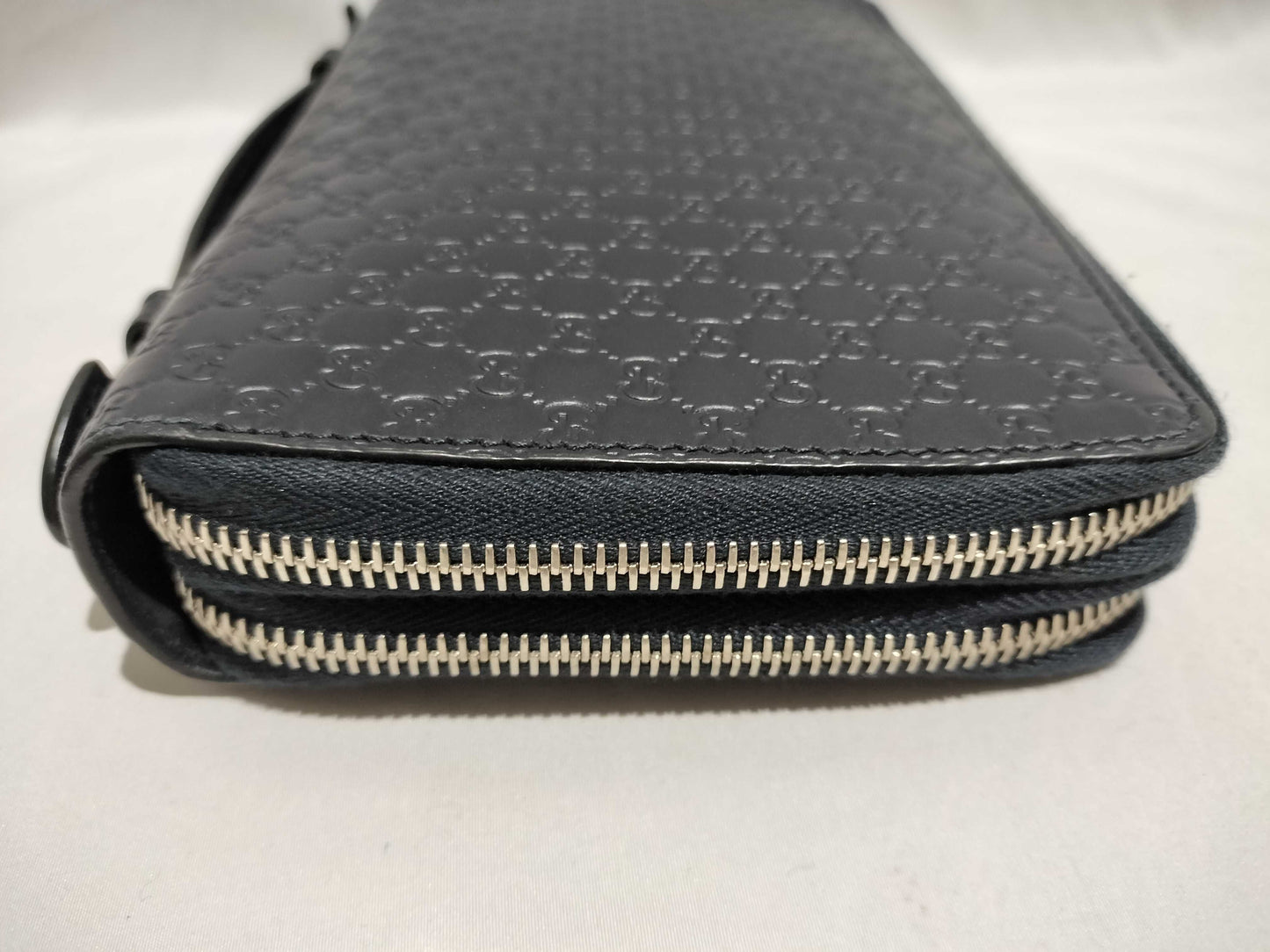GUCCI Micro GG Shima Organizer Wallet