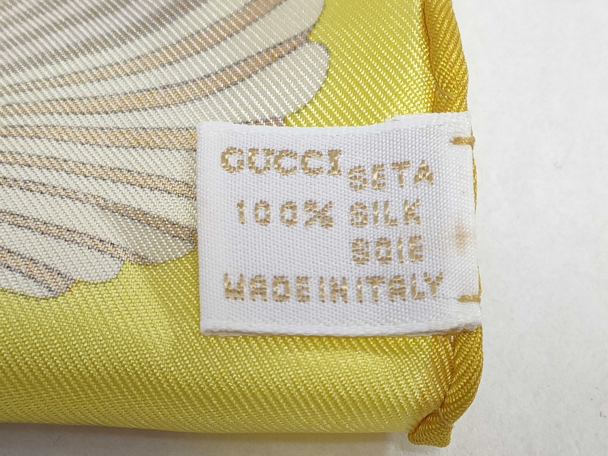 GUCCI Fish and Shell Scarf