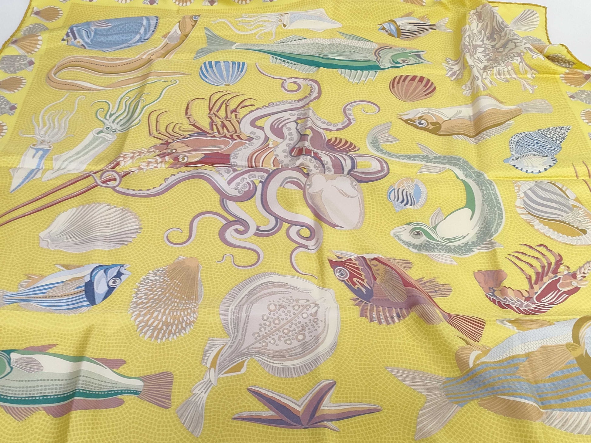 GUCCI Fish and Shell Scarf