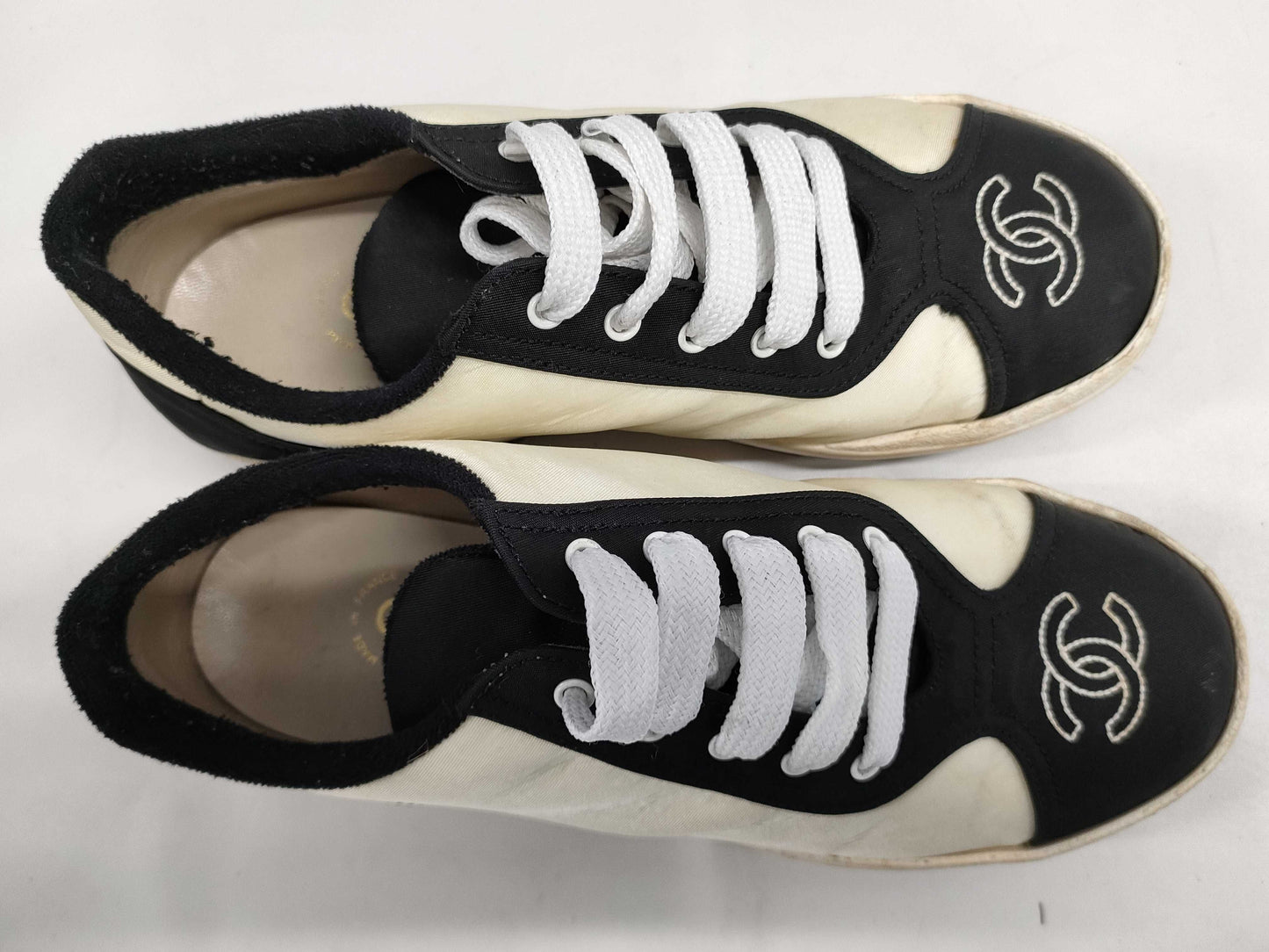 CHANEL Coco Mark Low-Cut Sneakers