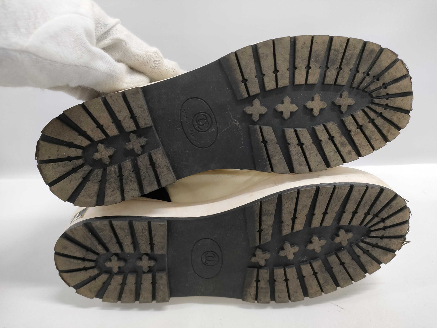 CHANEL Coco Mark Low-Cut Sneakers