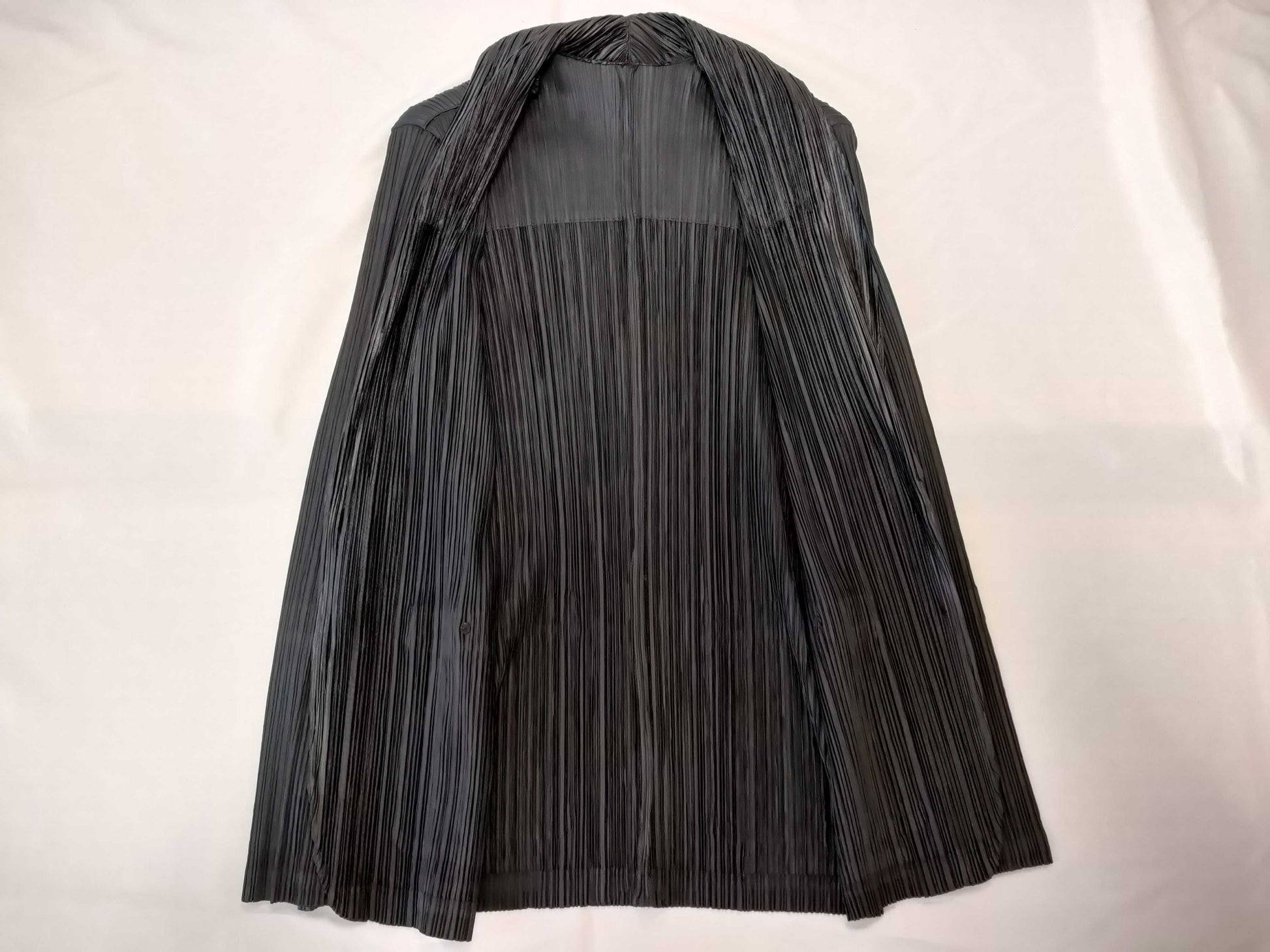 ISSEY MIYAKE Pleated Jacket