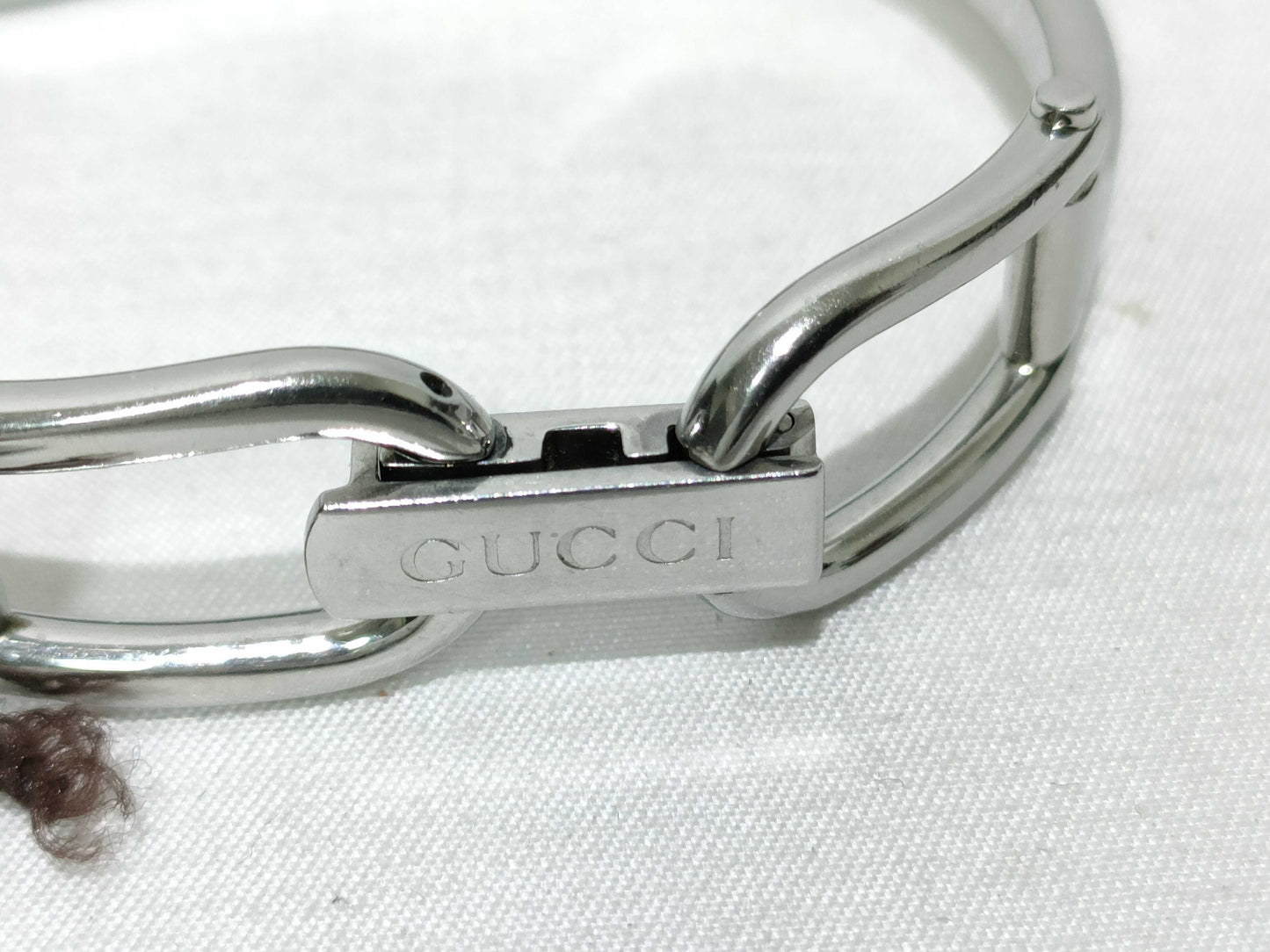 GUCCI GUCCI 1500L Women's Watch with Cracked Crystal, Not Working