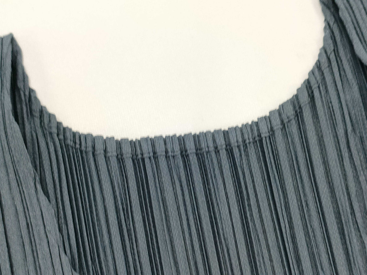 ISSEY MIYAKE Pleats Please Sleeveless Tank Top Gray Top