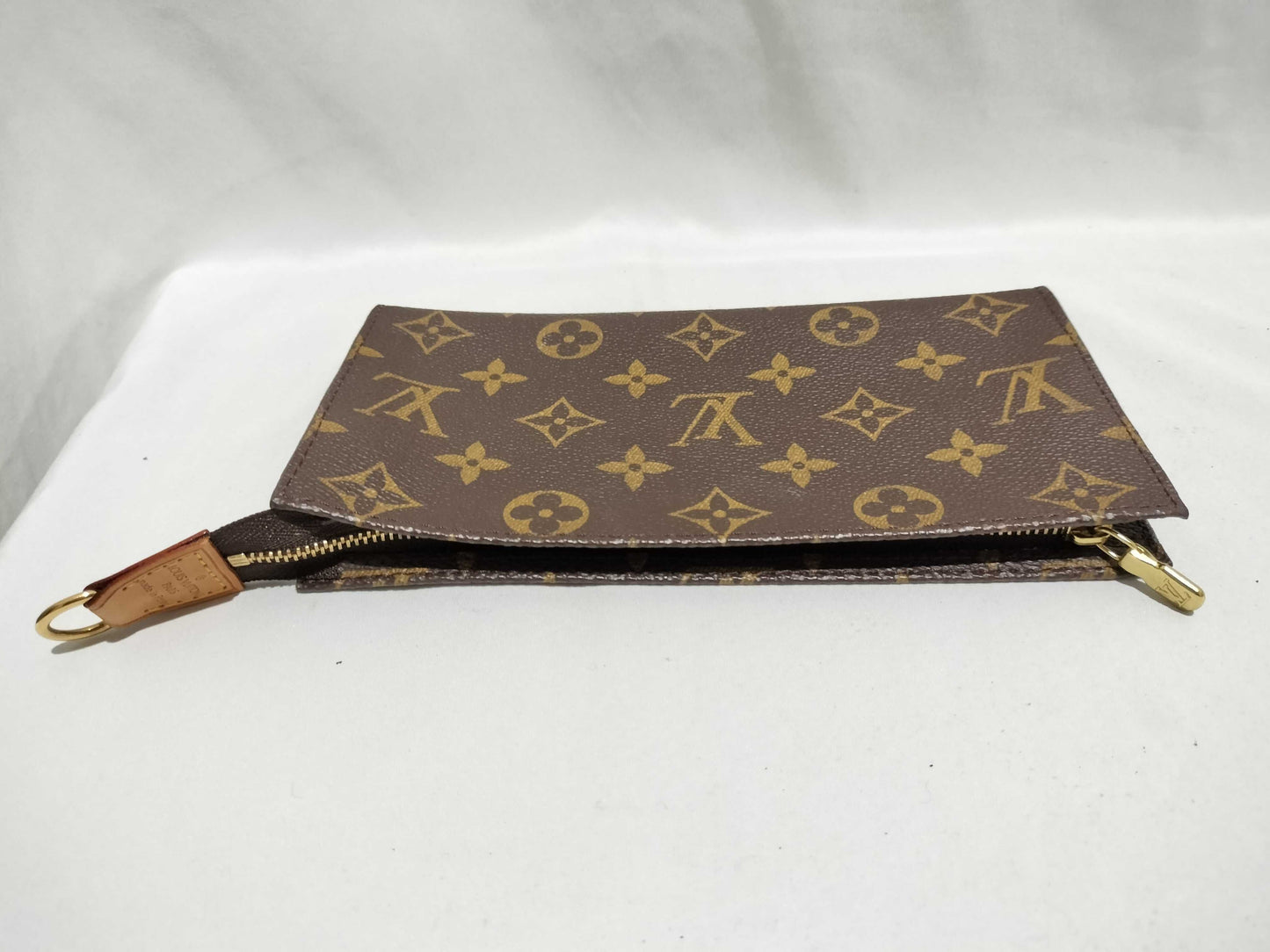 LOUIS VUITTON Monogram Bucket Pouch Pouch