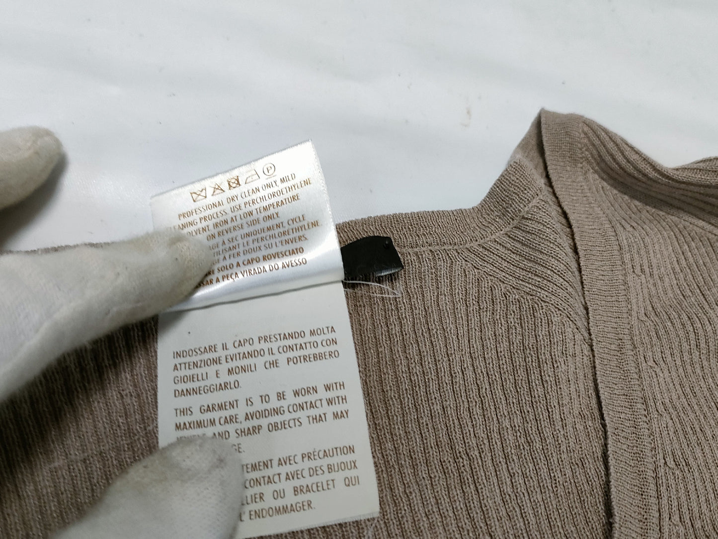 GUCCI Long Sleeve Metal Logo Silk Top
