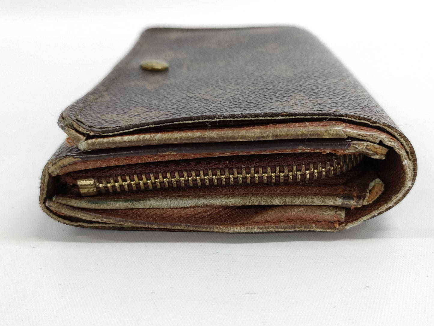 LOUIS VUITTON Monogram Bifold Wallet
