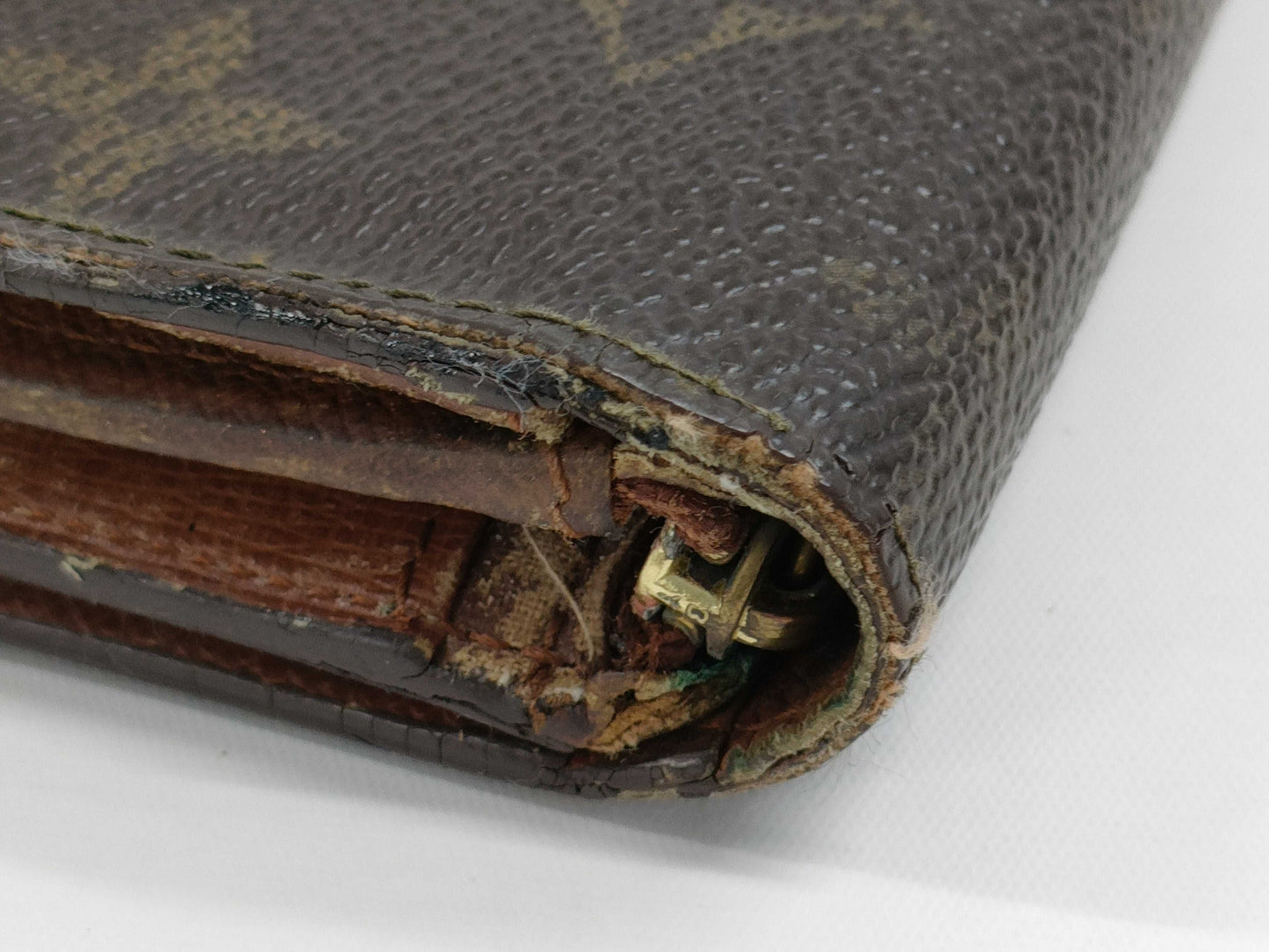 LOUIS VUITTON Monogram Bifold Wallet