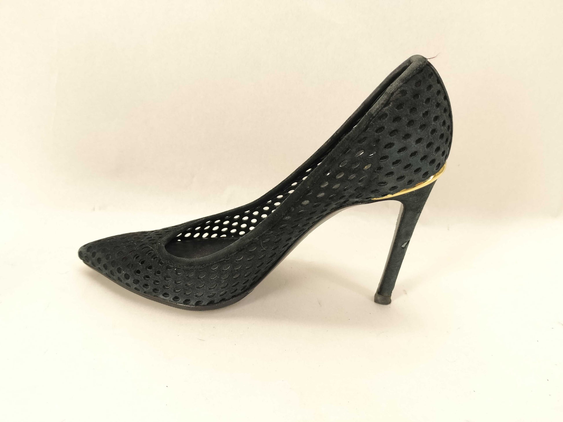 LOUIS VUITTON Suede Mesh Heel Pumps