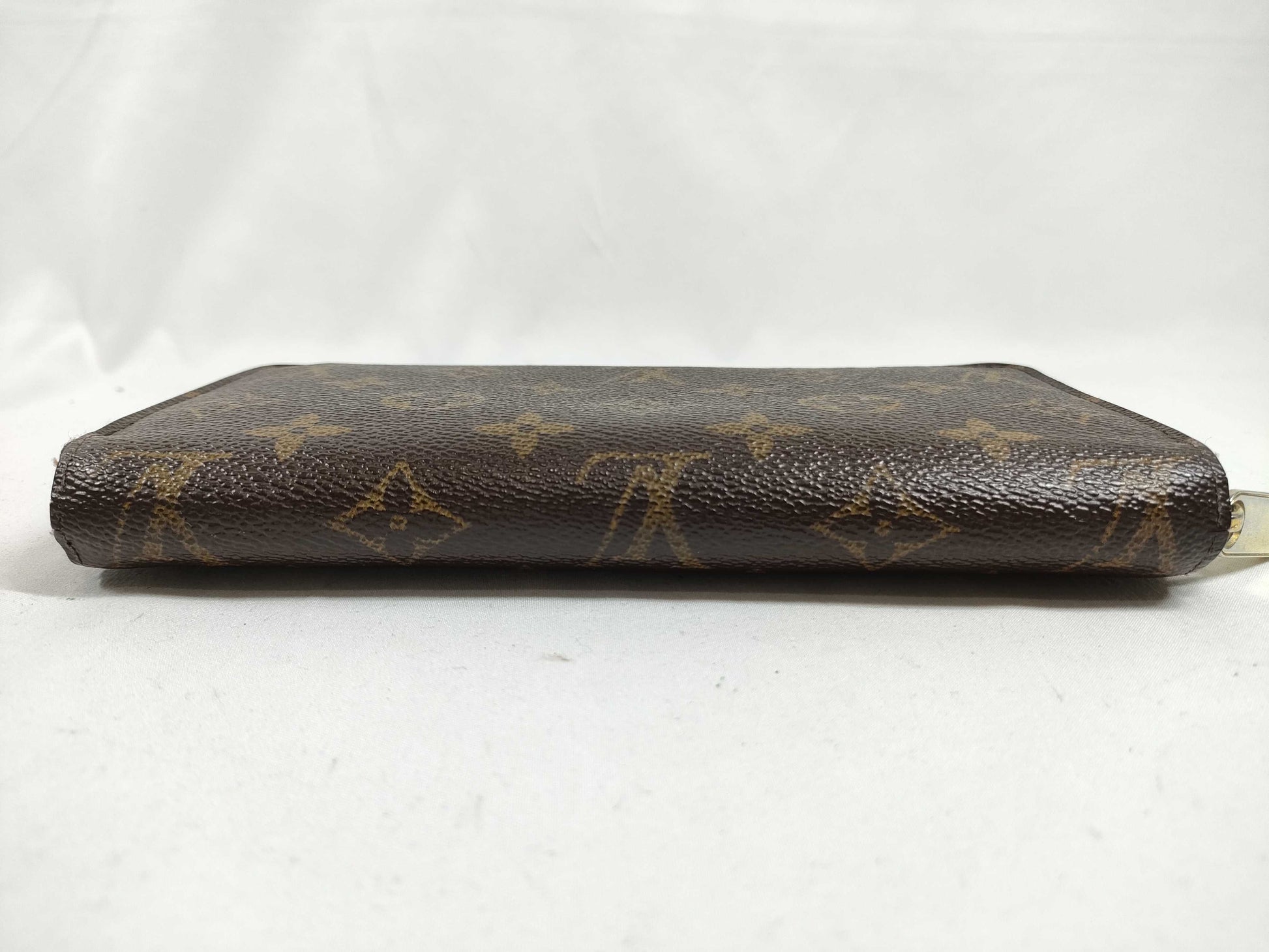 LOUIS VUITTON Monogram Zippy Wallet