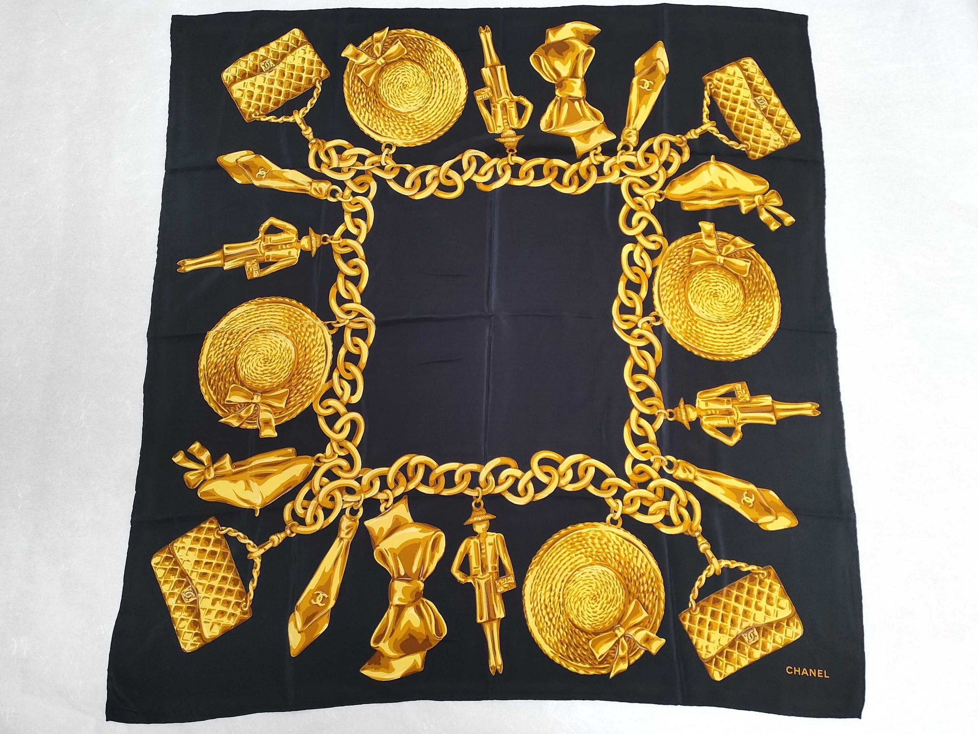 CHANEL Chain/Accessory Pattern Scarf