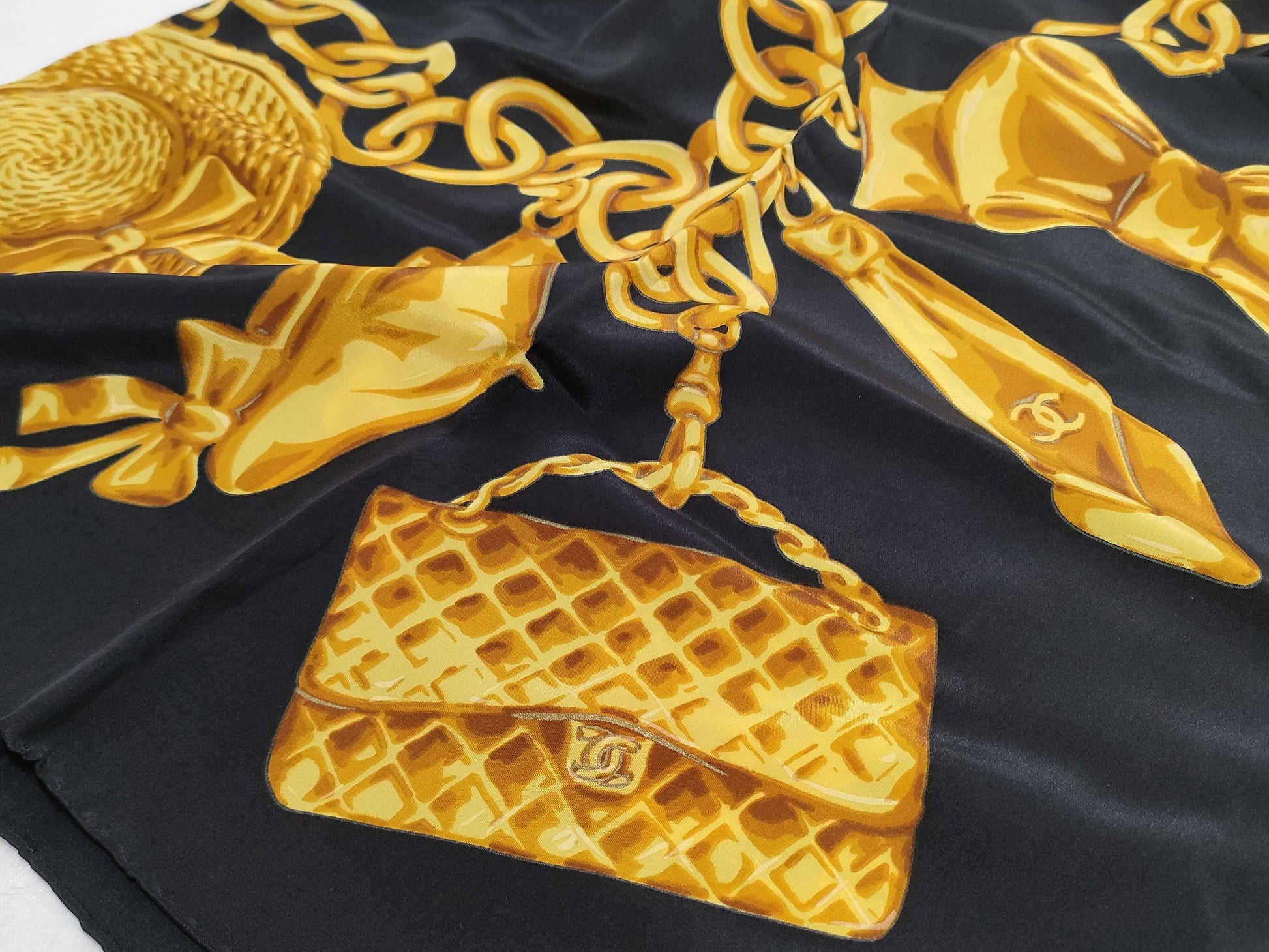 CHANEL Chain/Accessory Pattern Scarf