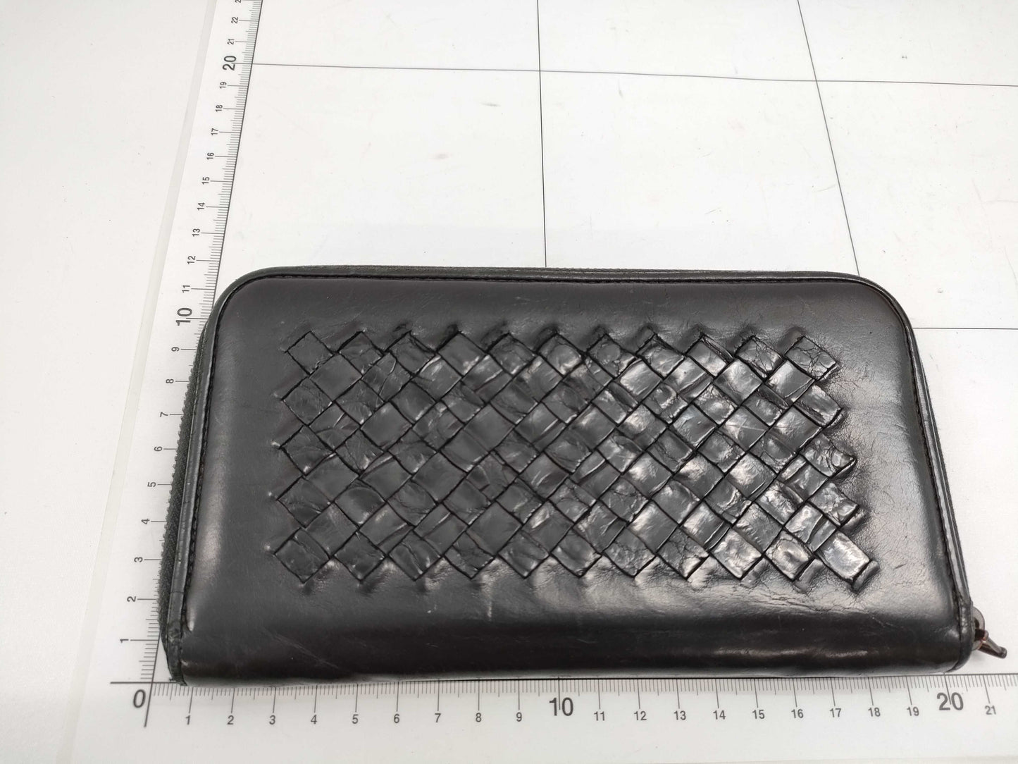 BOTTEGA VENETA Crocodile Intrecciato Zippy Wallet