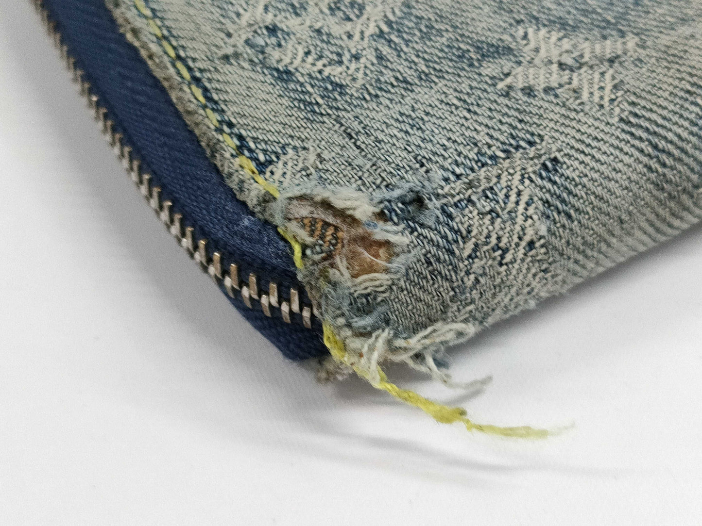 LOUIS VUITTON M95341 Denim Zippy Wallet