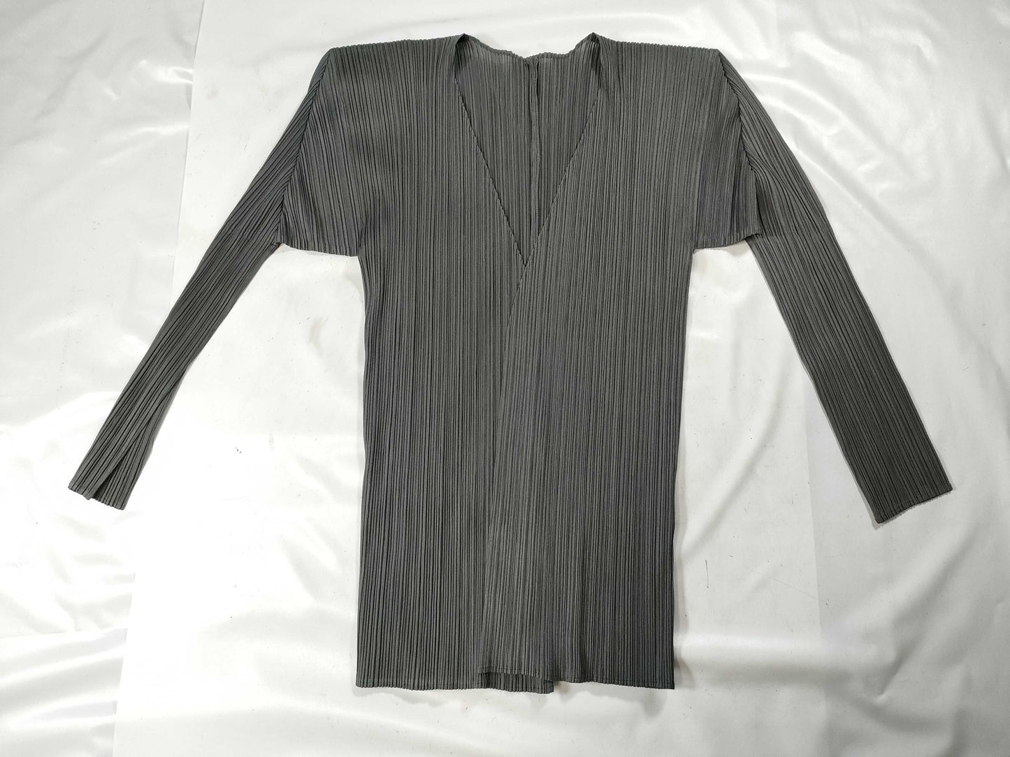 ISSEY MIYAKE Pleats Please Plain Cardigan Gray Top