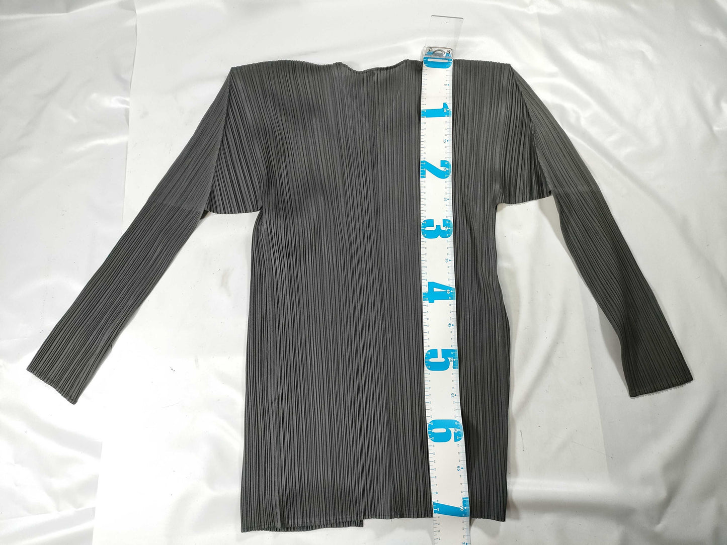 ISSEY MIYAKE Pleats Please Plain Cardigan Gray Top