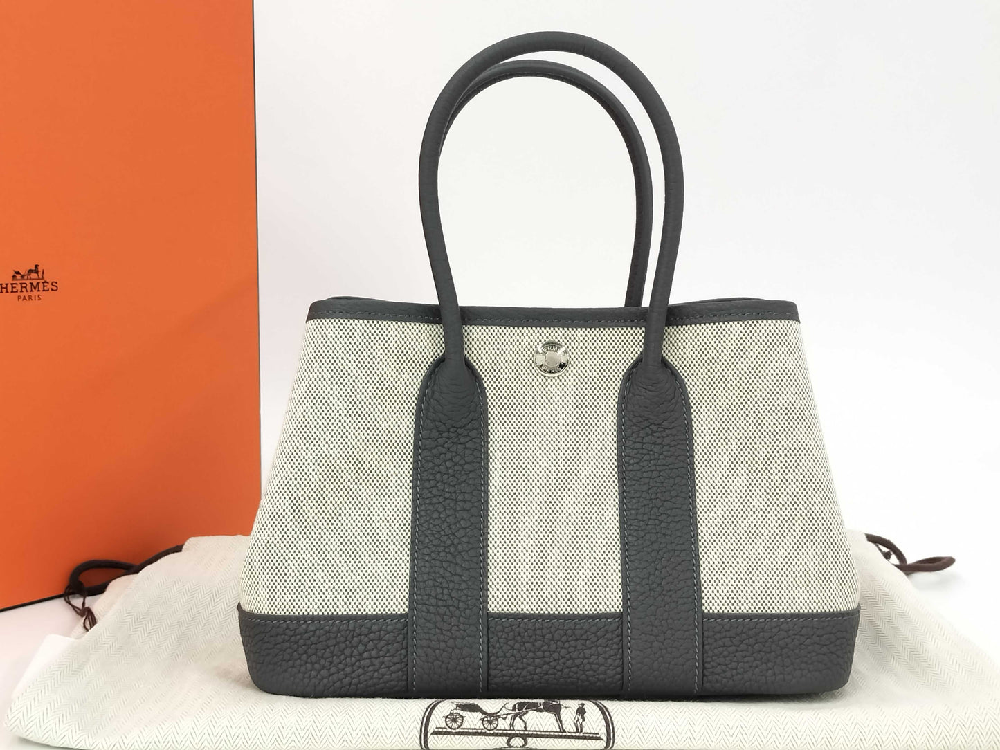HERMES Neo Garden 23/Toile H K engraved handbag