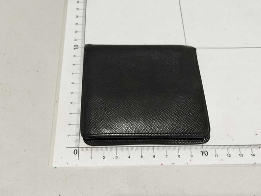 LOUIS VUITTON Taiga Porte Carte Credit Wallet