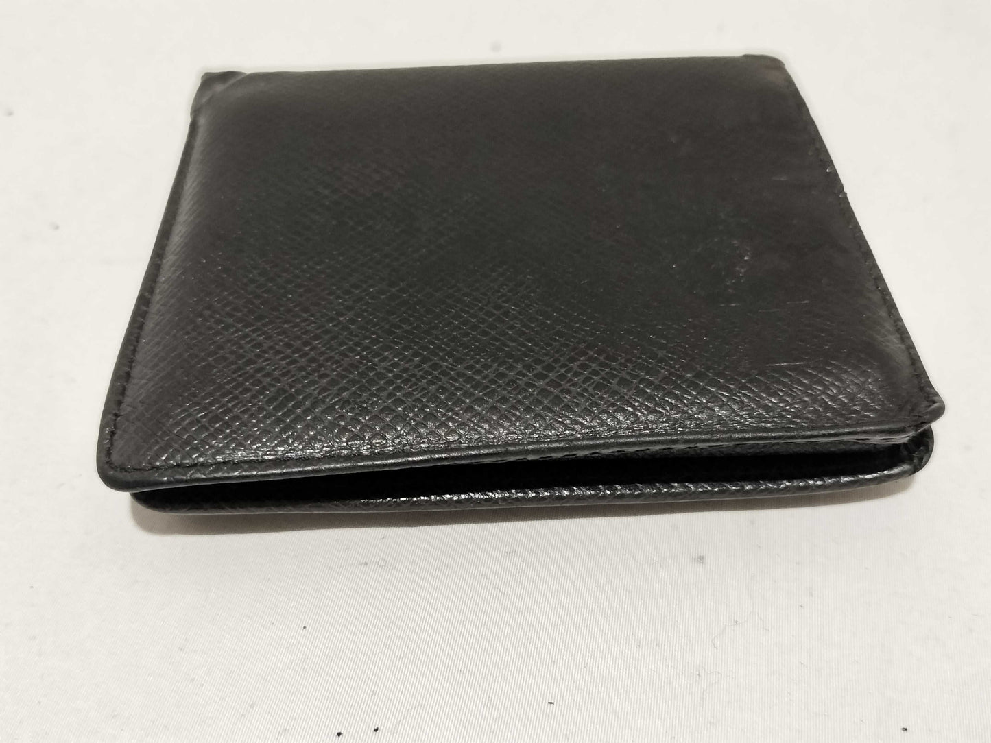 LOUIS VUITTON Taiga Porte Carte Credit Wallet
