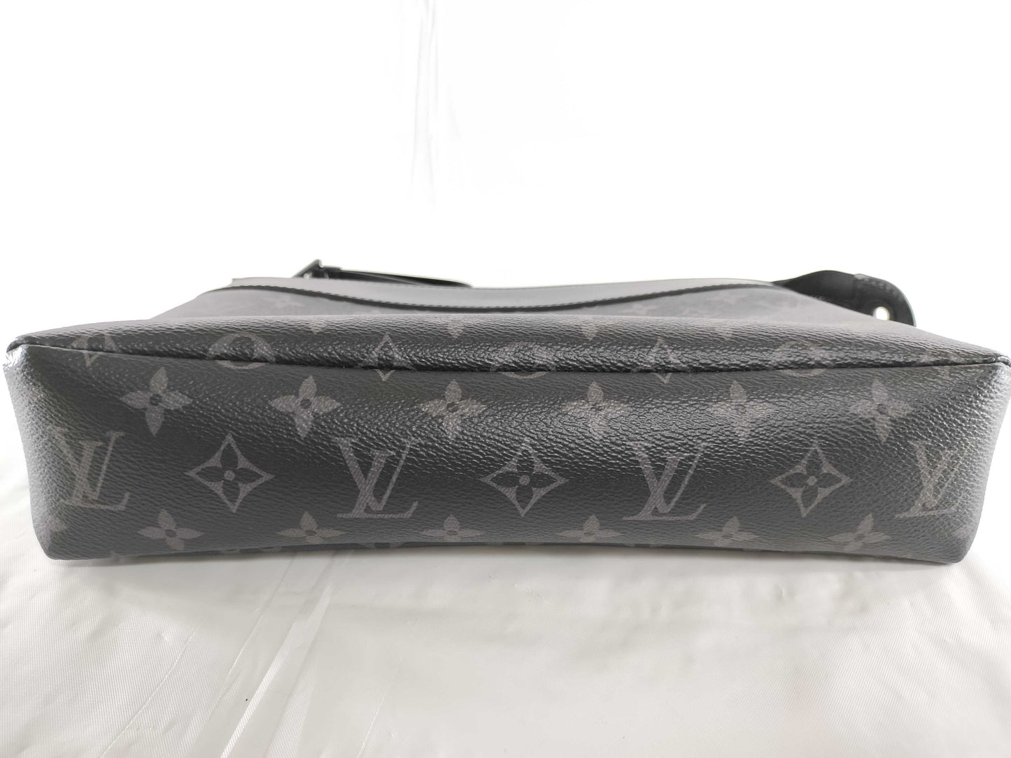 LOUIS VUITTON Pochette Voyage Second Bag