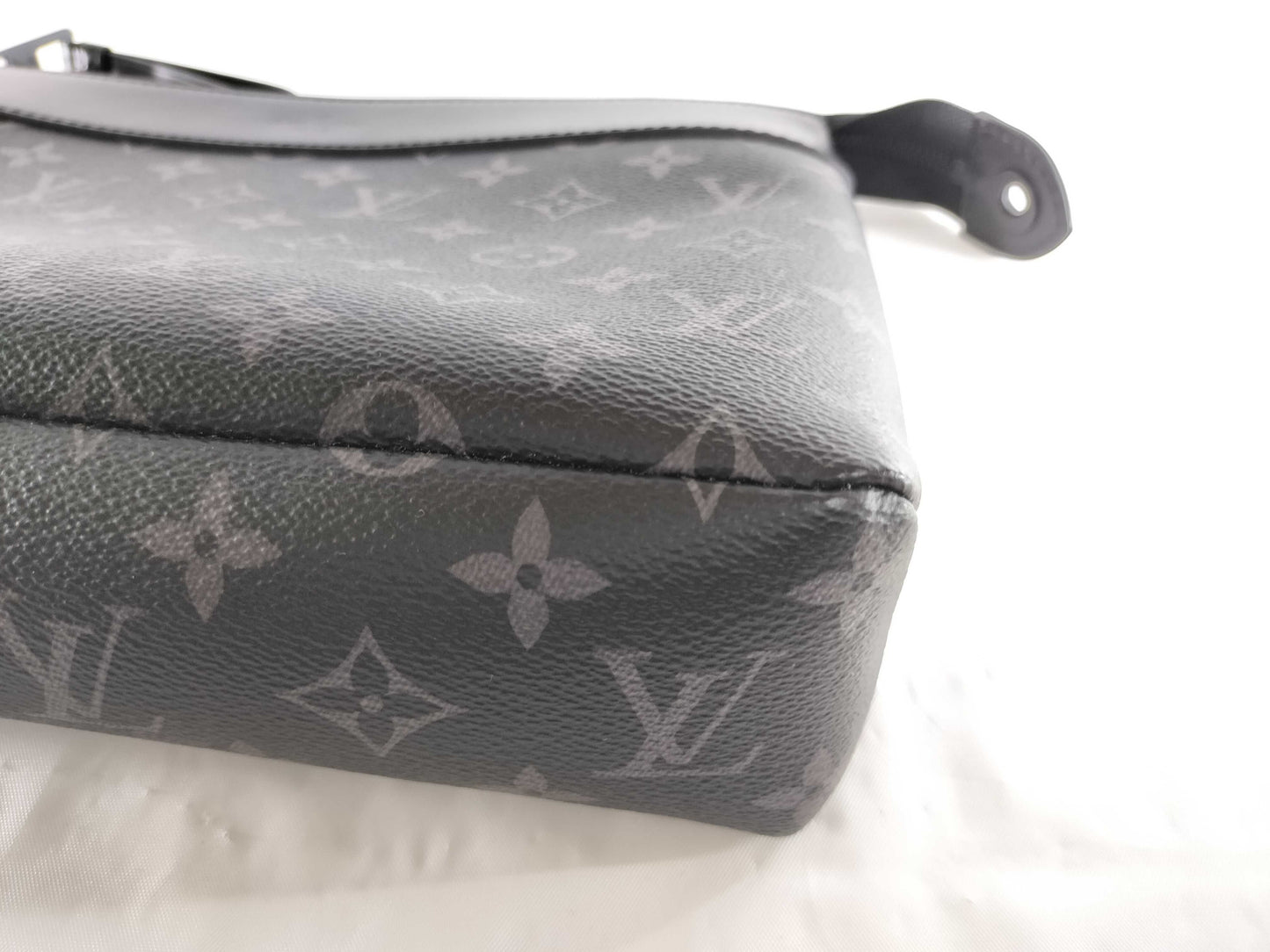 LOUIS VUITTON Pochette Voyage Second Bag