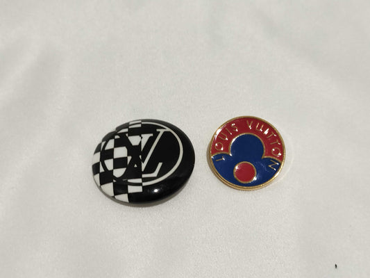 LOUIS VUITTON pin badge/2 pieces Other accessories