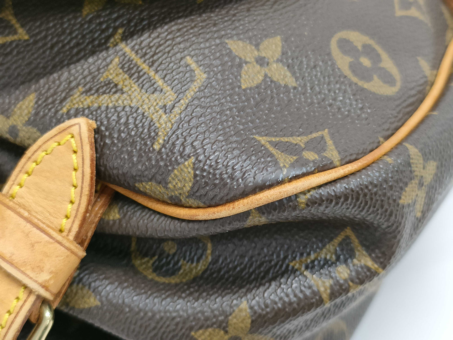 LOUIS VUITTON Monogram M42256 Saumur 30 Shoulder Bag