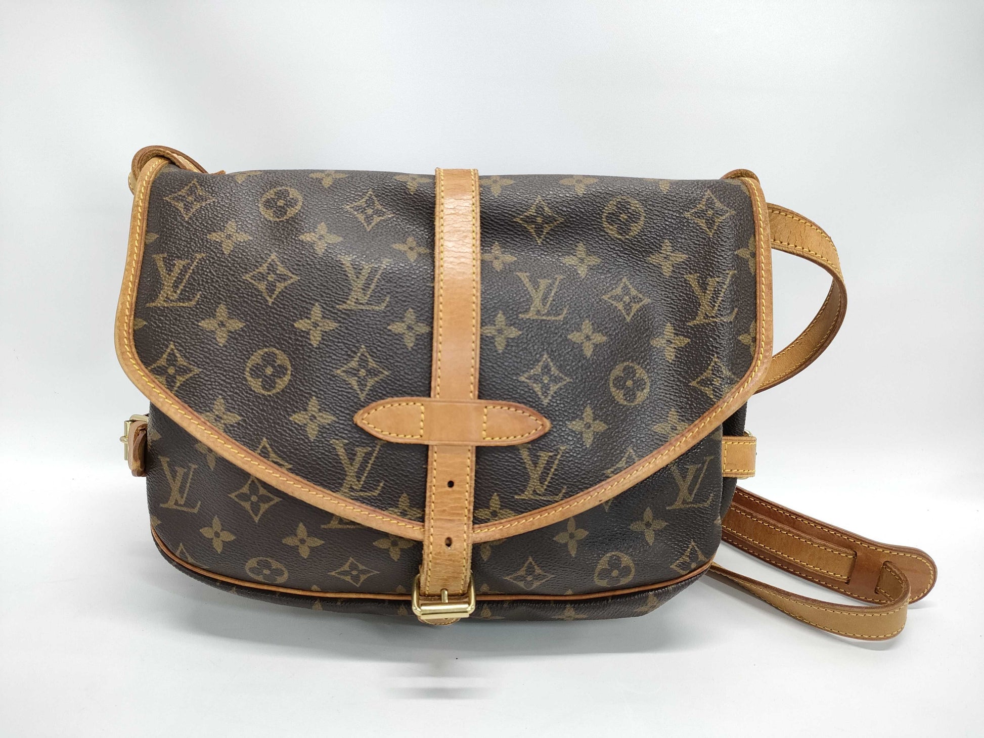 LOUIS VUITTON Monogram M42256 Saumur 30 Shoulder Bag