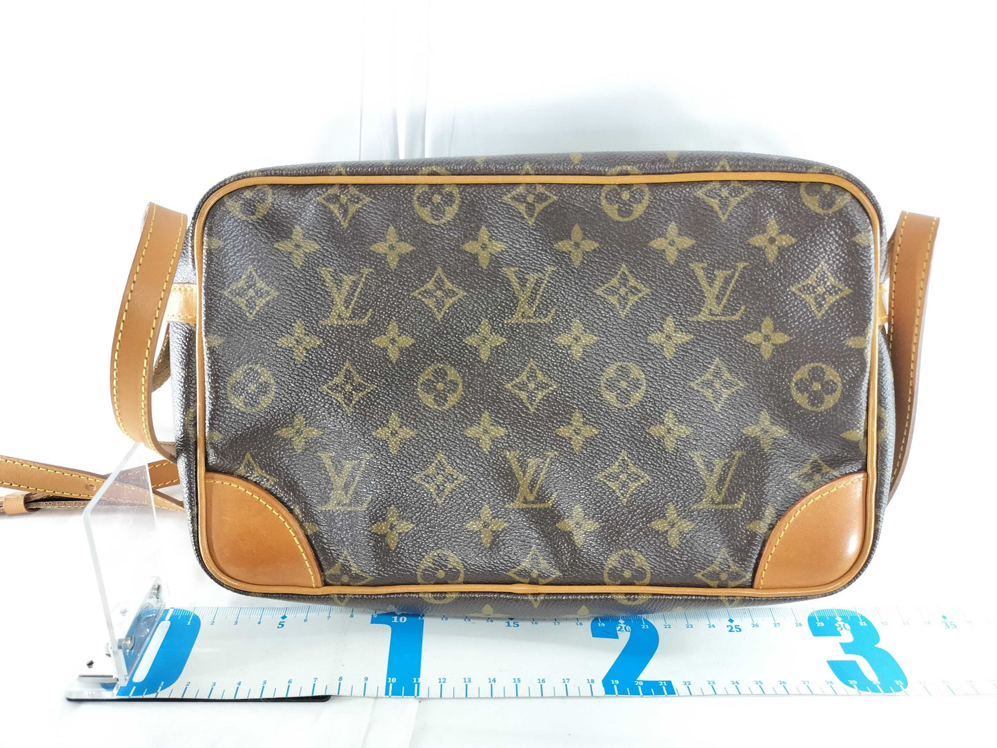 LOUIS VUITTON Monogram Danube and 4 other shoulder bags