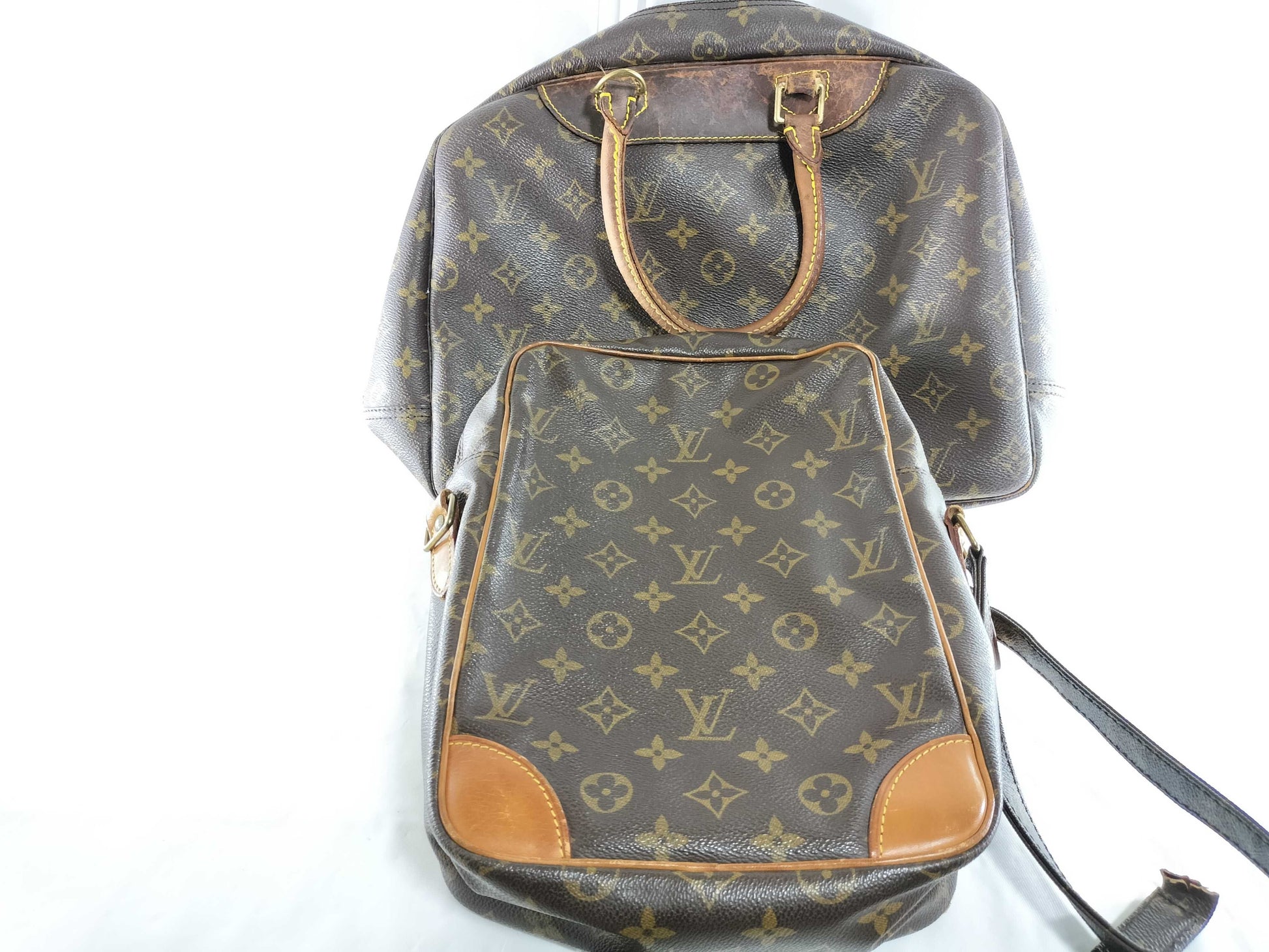 LOUIS VUITTON Monogram Danube and 4 other shoulder bags