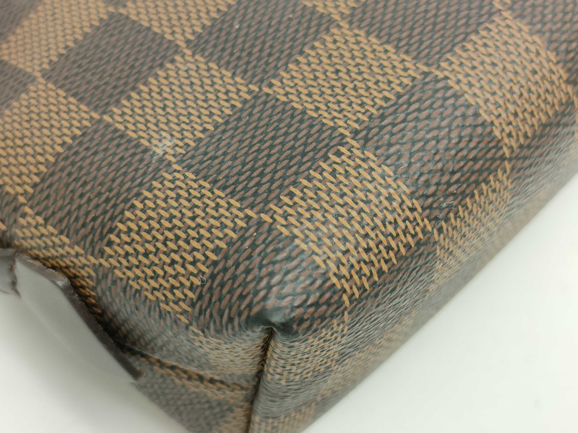 LOUIS VUITTON Damier Pochette Cosmetic Pouch