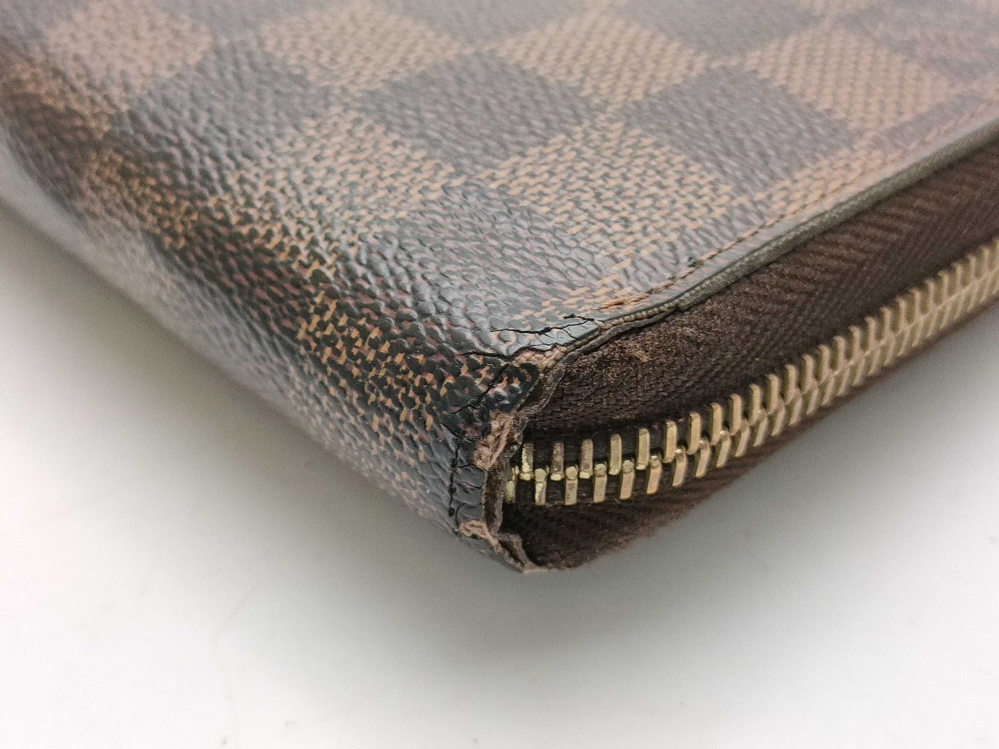 LOUIS VUITTON Damier Zippy Wallet Wallet