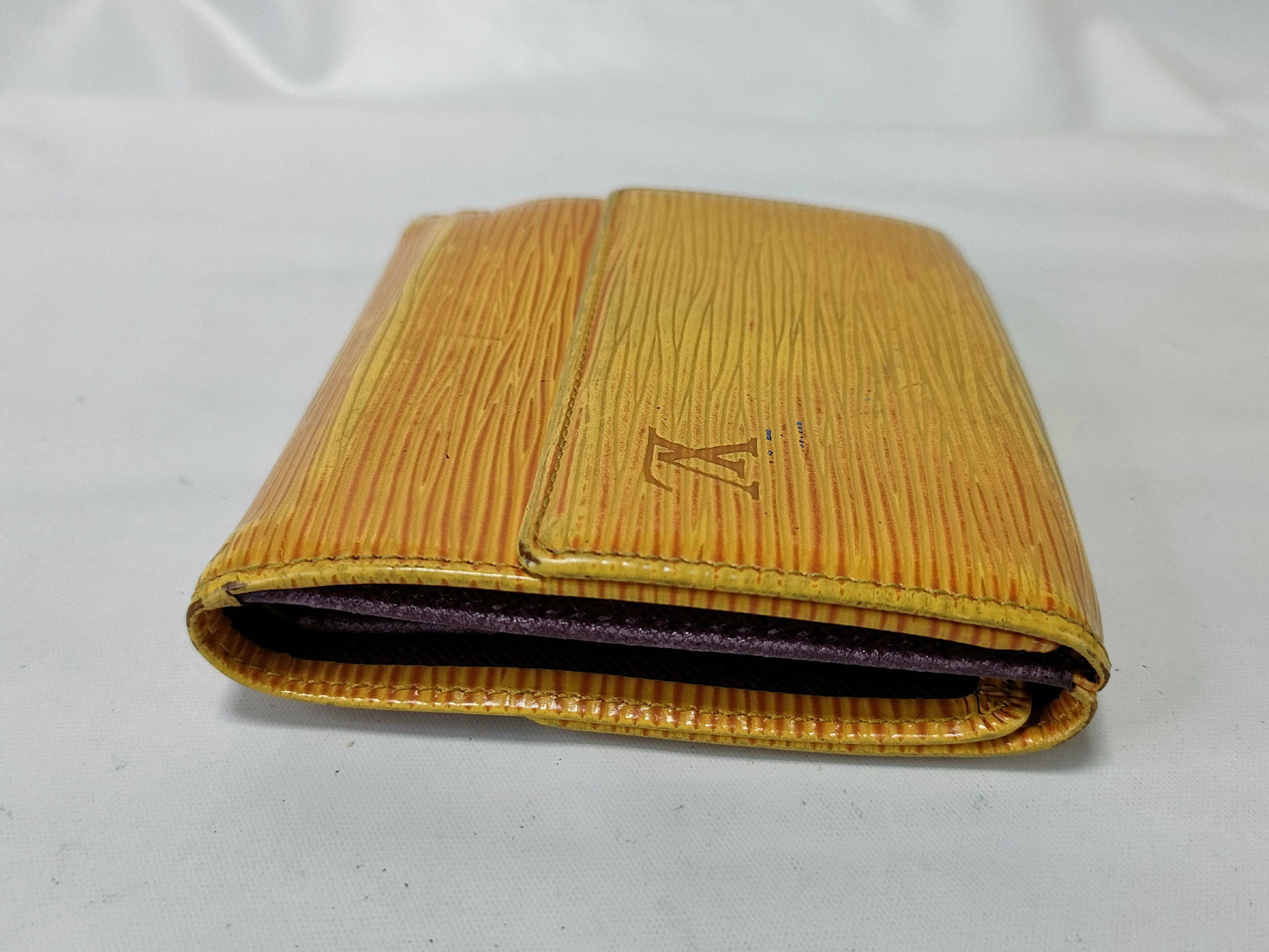 LOUIS VUITTON Taiga Epi Multicle 4-Row/Etui Carte des Visites Toilette Wallet