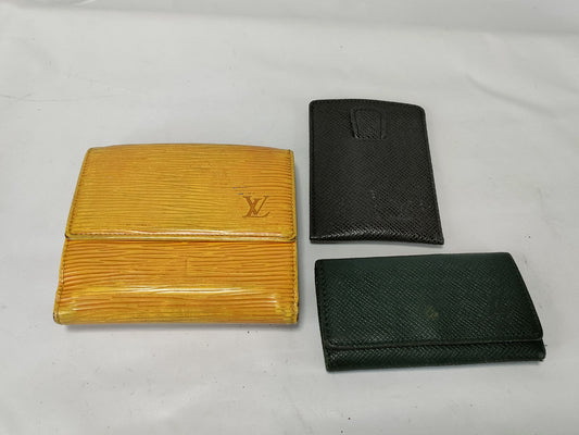 LOUIS VUITTON Taiga Epi Multicle 4-Row/Etui Carte des Visites Toilette Wallet