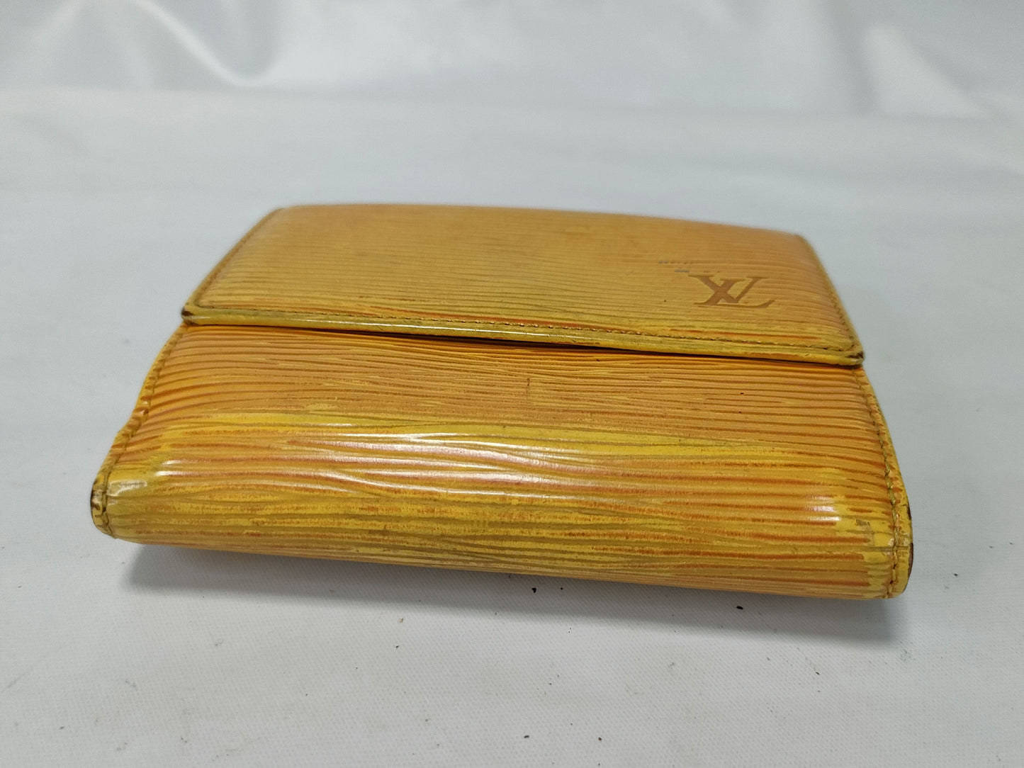 LOUIS VUITTON Taiga Epi Multicle 4-Row/Etui Carte des Visites Toilette Wallet