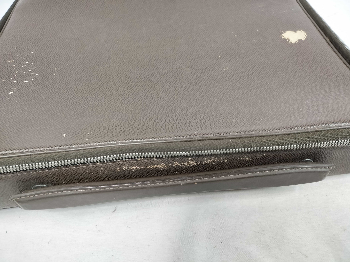 LOUIS VUITTON Taiga Porto Ordinatur Odessa Business Bag