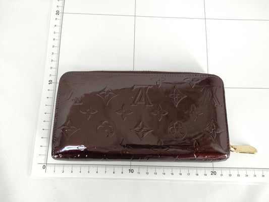 LOUIS VUITTON Vernis Zippy Wallet