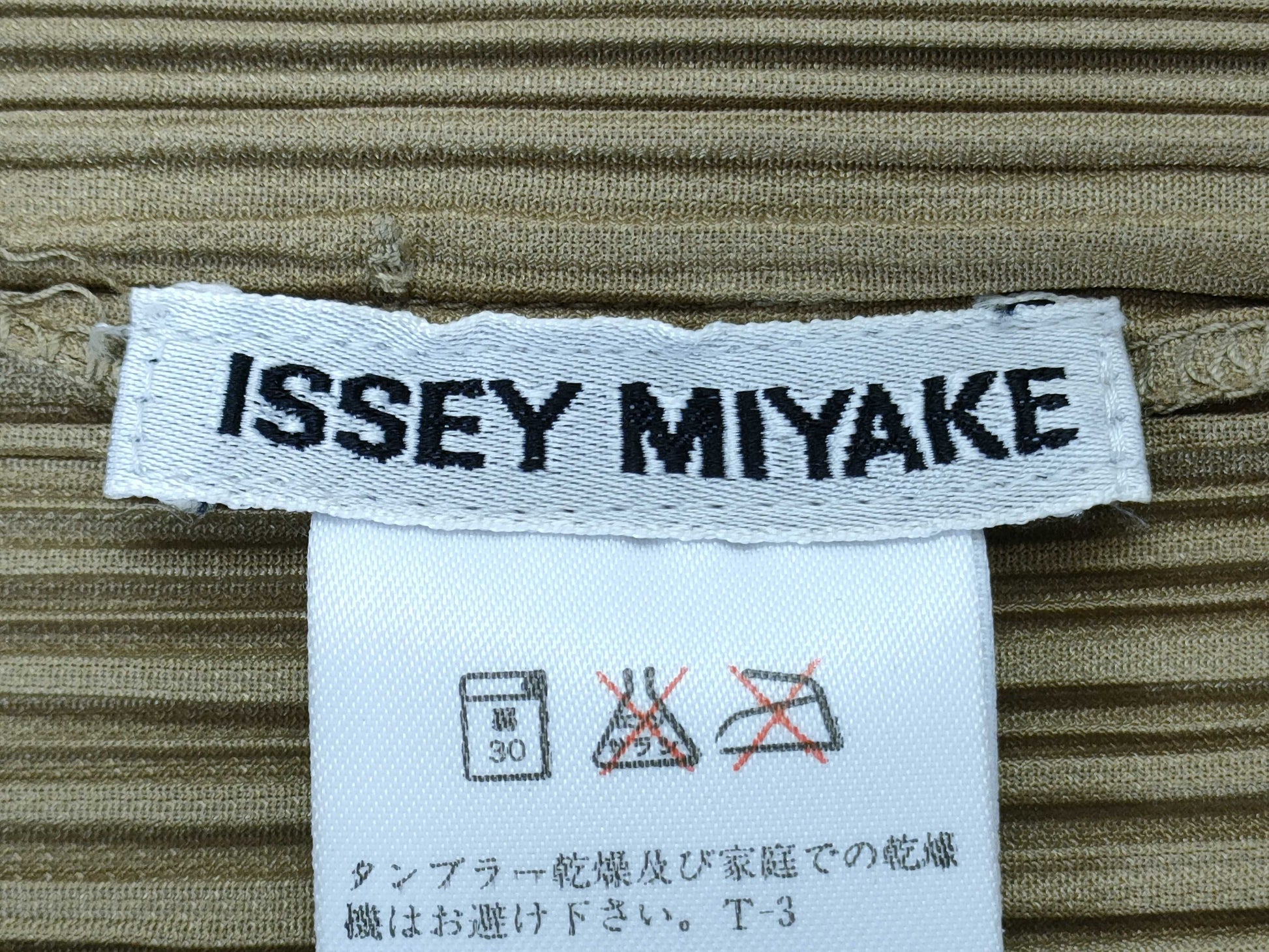 ISSEY MIYAKE Long Cardigan Cardigan