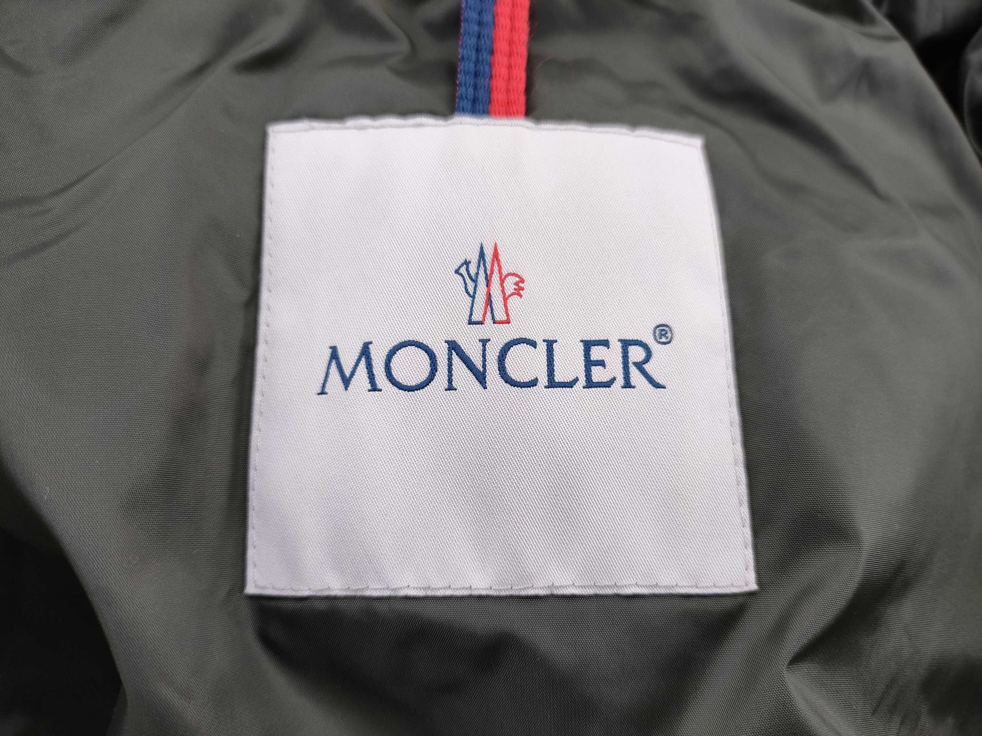 MONCLER 19AW EYMERIC E20914199285 539P1 Down Jacket Camouflage Jacket
