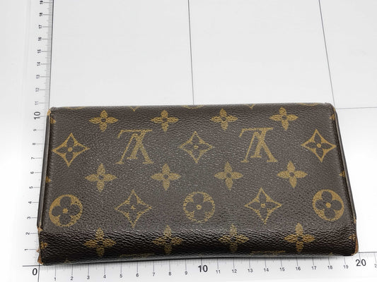 LOUIS VUITTON Monogram M61217 Portefeuille International Wallet