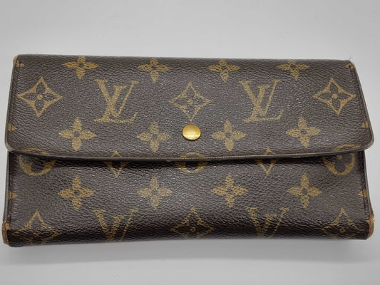 LOUIS VUITTON Monogram M61217 Portefeuille International Wallet