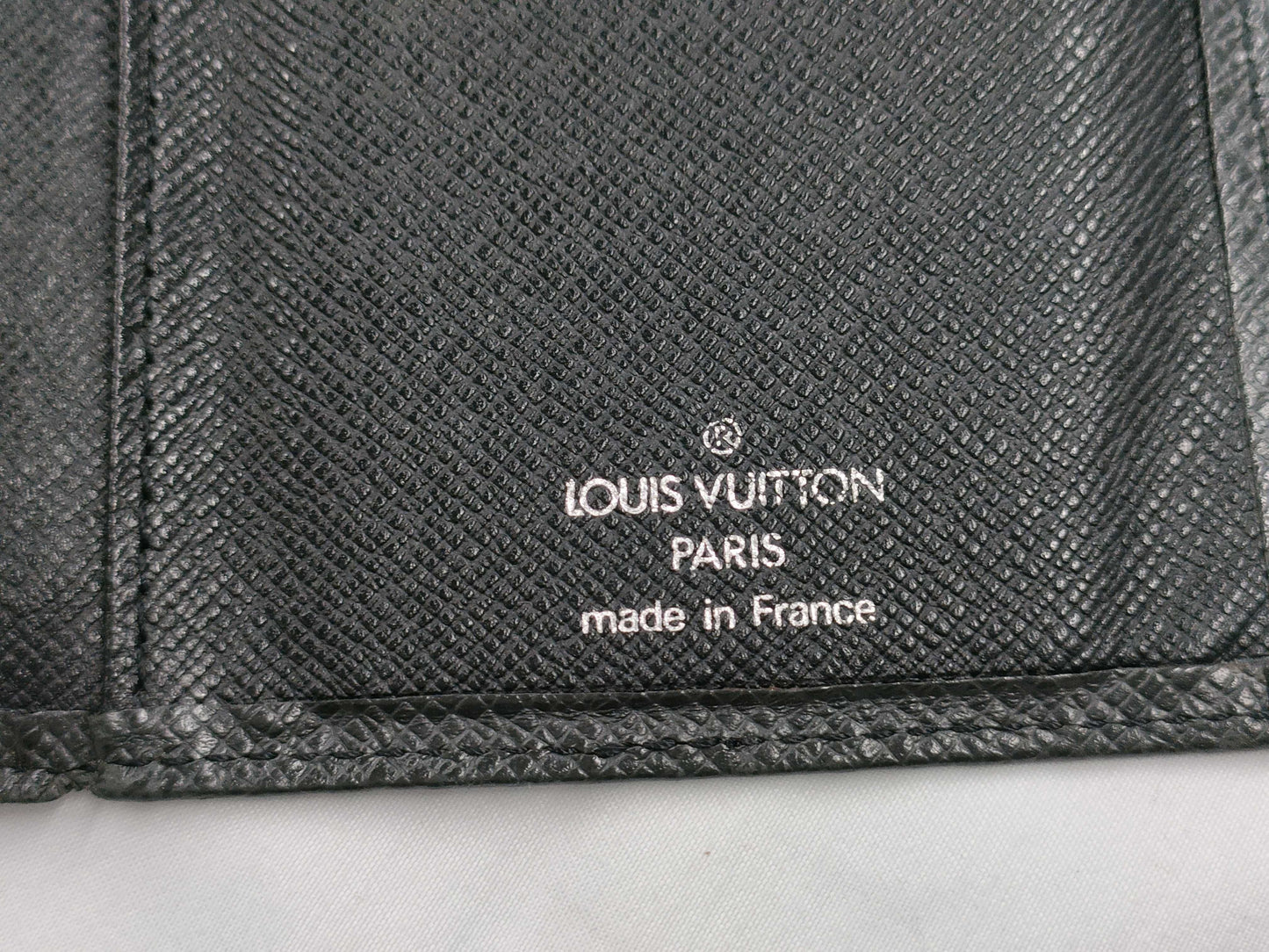 LOUIS VUITTON Taiga M32572 Portefeuille Brazza Wallet