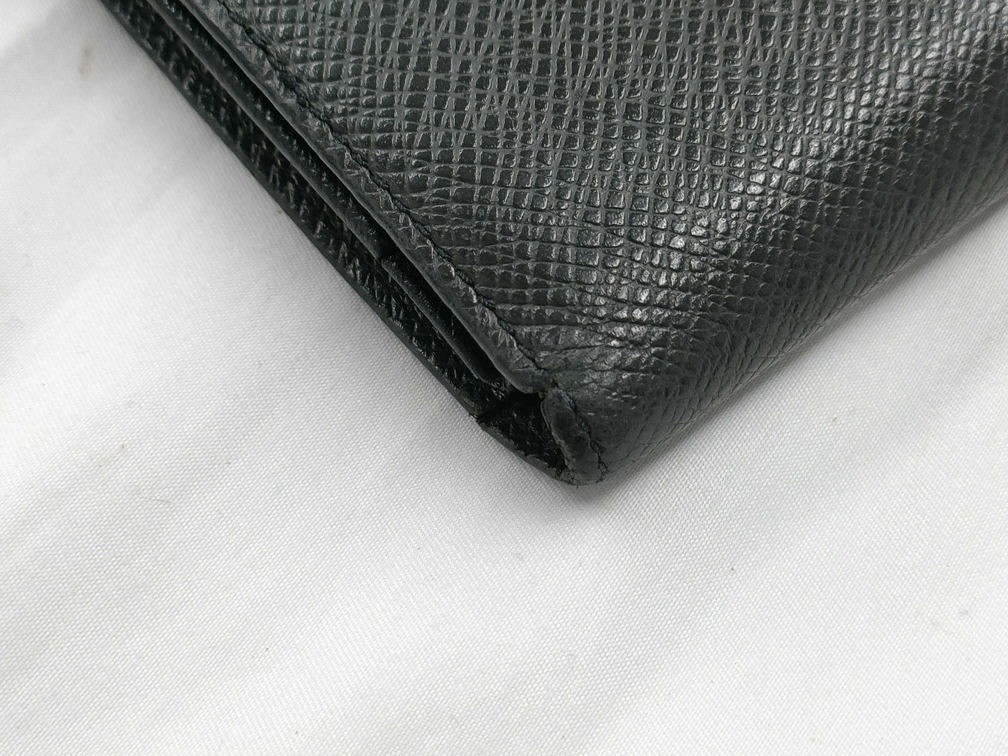 LOUIS VUITTON Taiga M32572 Portefeuille Brazza Wallet