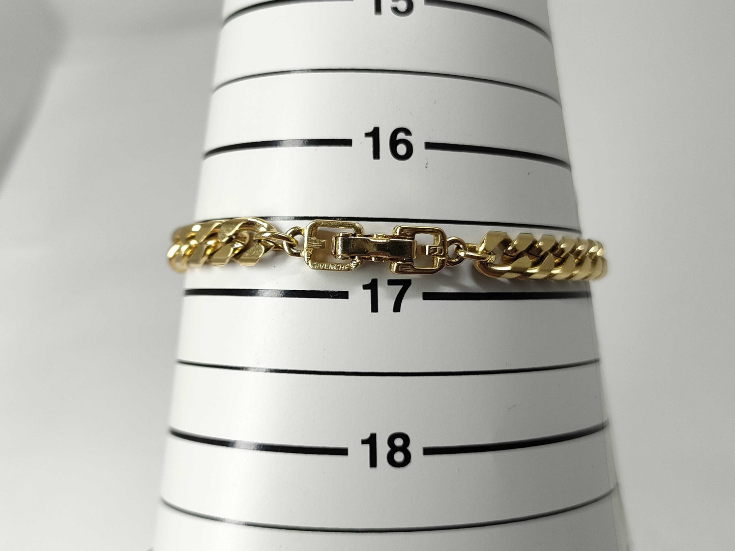 GIVENCHY Curb Chain Bracelet/Bangle