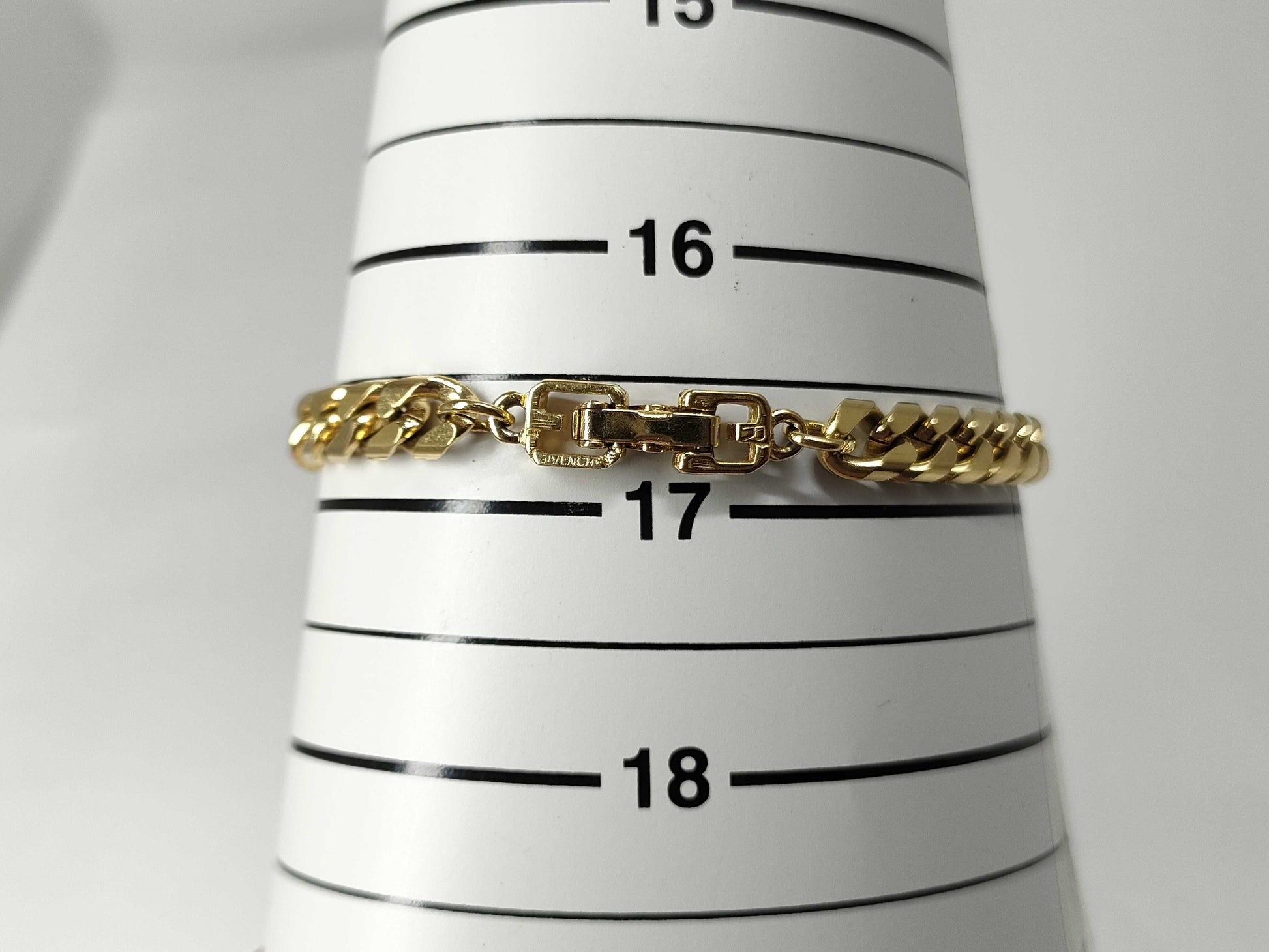 GIVENCHY Curb Chain Bracelet/Bangle