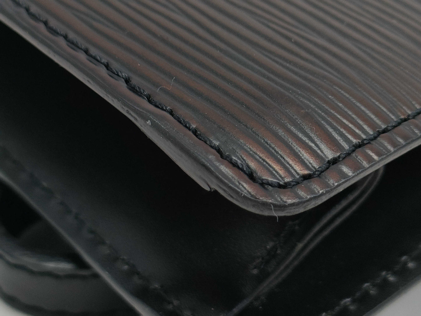 LOUIS VUITTON Epi Second Bag