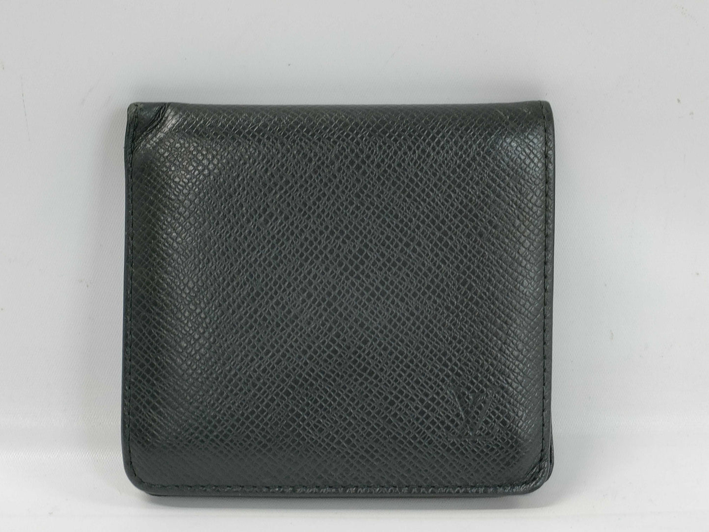 LOUIS VUITTON Taiga Bifold Wallet