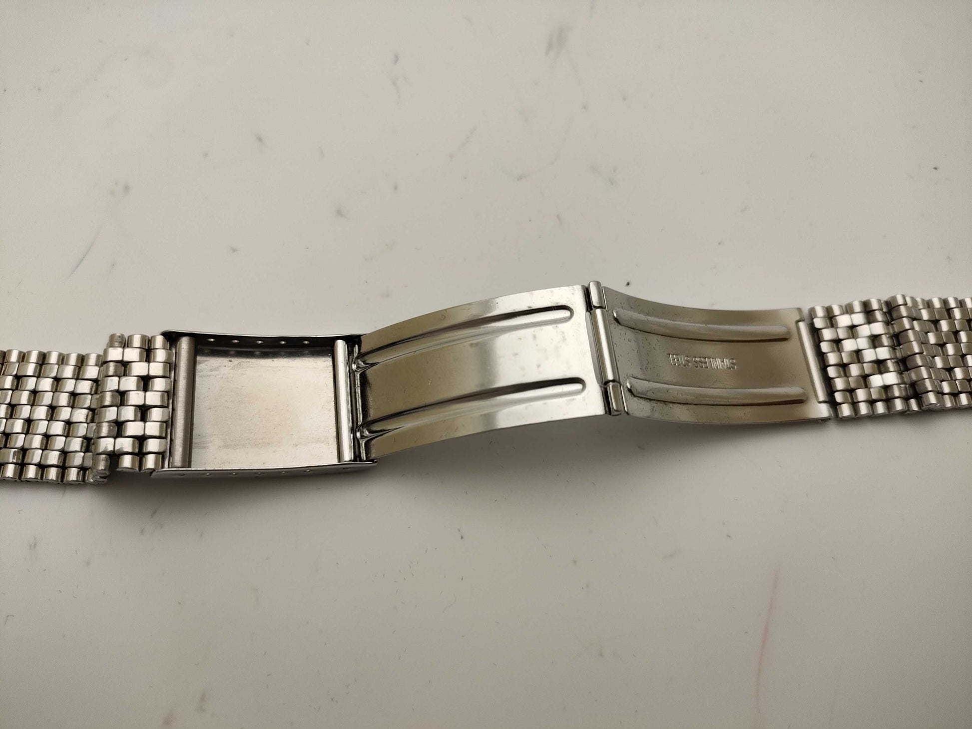 Mr. Beads 20mm 9-Rice Bracelet Stainless Steel Band Men's Watch