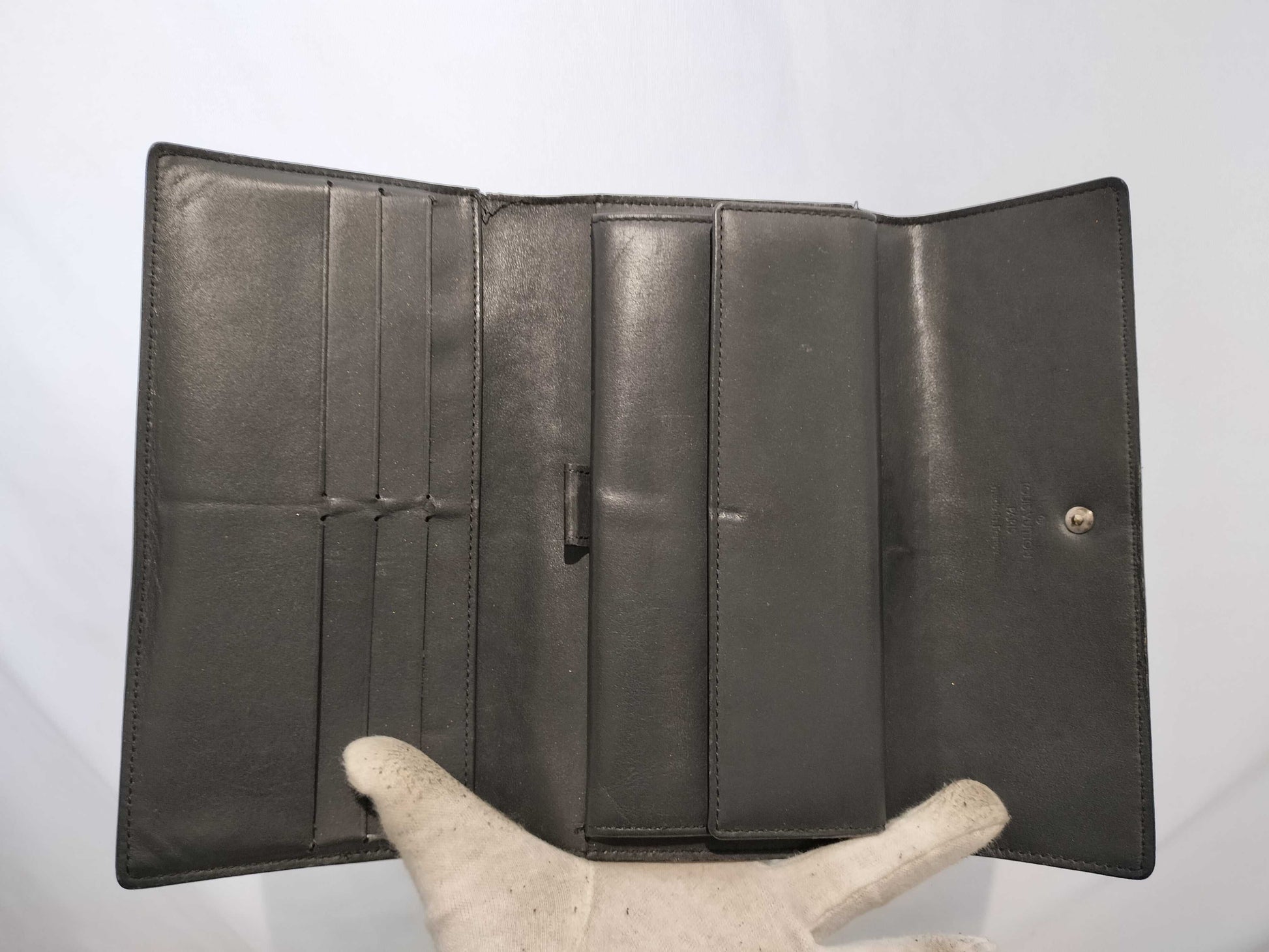 LOUIS VUITTON Vernis Porte Tresor International Zippy Coin Purse Wallet